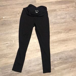 IIngrid and Isabel maternity pants like new size small